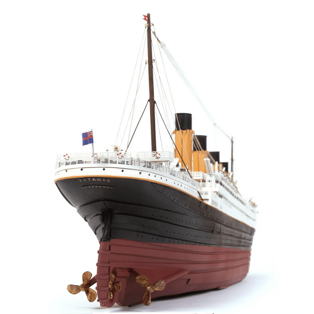 Grande Maquette en Kit à LEDS Navire Transatlantique RMS TITANIC 1